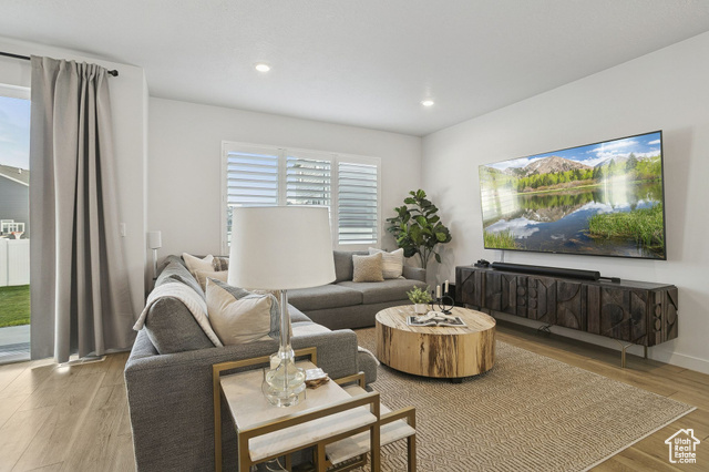 Photo 15 for MLS #2118938 at 313 W Snowberry Dr