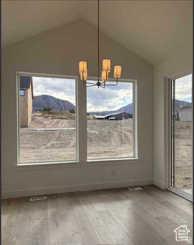 Photo 4 for MLS #2118939 at 122 E Bardsley Way #7