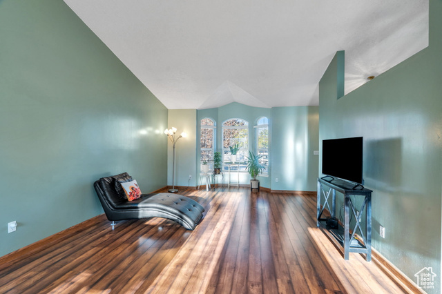 Photo 4 for MLS #2118940 at 789 Country Club Dr