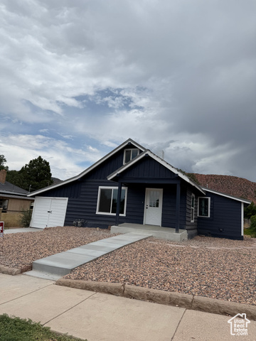 Photo 2 for MLS #2118966 at 131 S 200 East