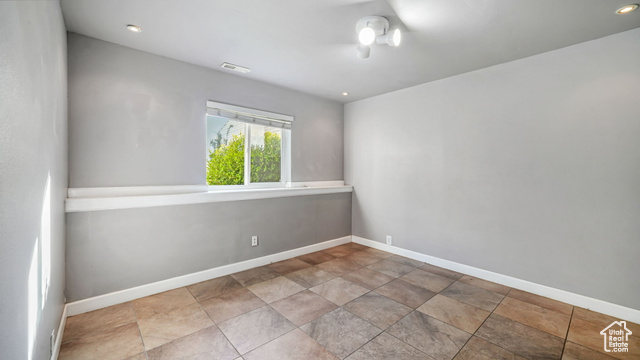 Photo 18 for MLS #2118967 at 1492 W Parkside Dr