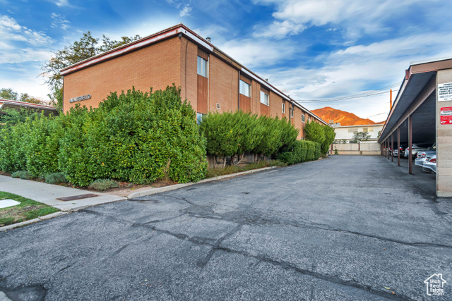 Photo 21 for MLS #2118976 at 2070 E 3335 South #32