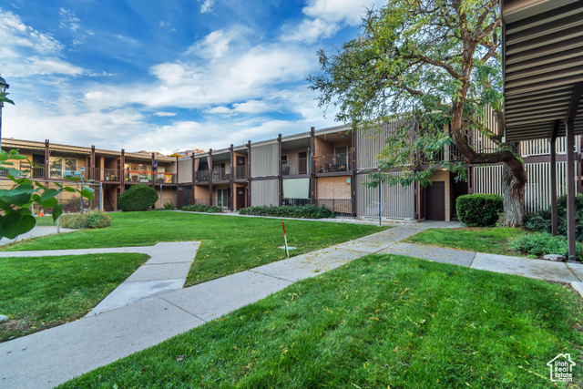 Photo 2 for MLS #2118976 at 2070 E 3335 South #32