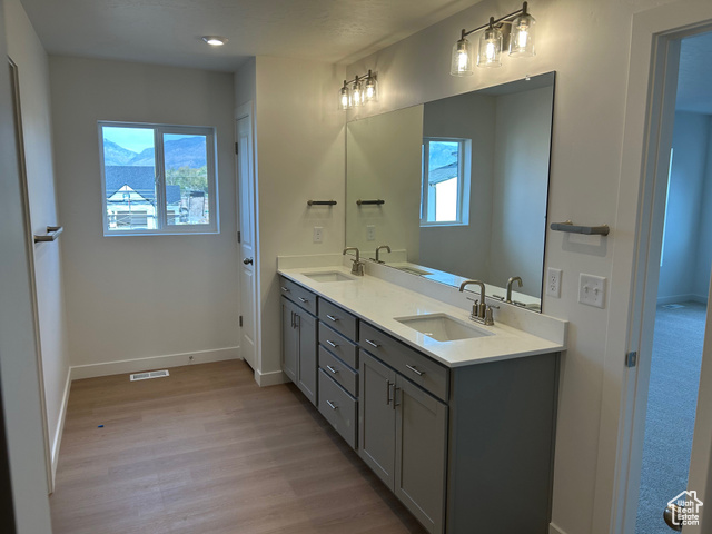 Photo 5 for MLS #2118997 at 946 W Columbia Ct #107