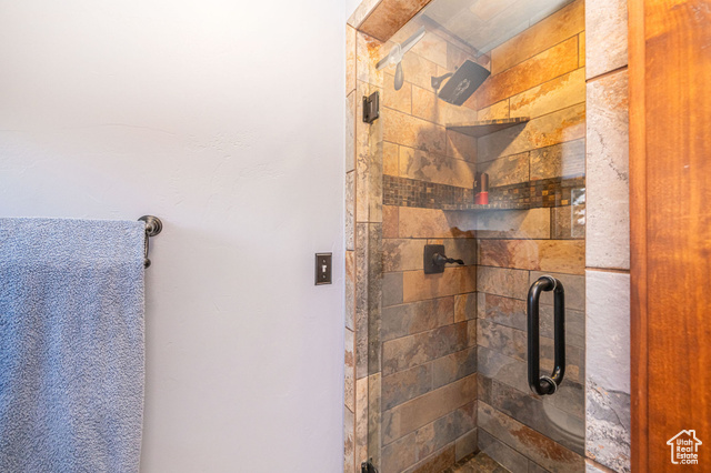 Photo 14 for MLS #2119032 at 2043 E Brady Creek Cir