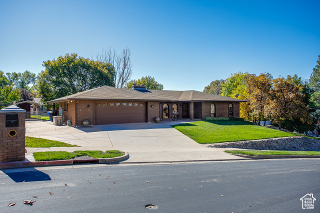 Photo 2 for MLS #2119037 at 403 E Quail Run Rd