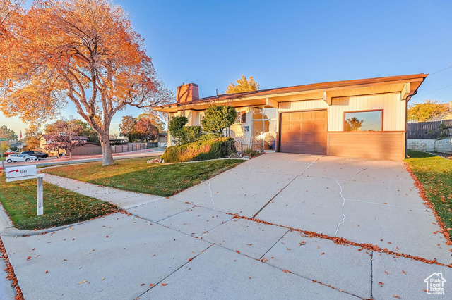 Photo 2 for MLS #2119055 at 1087 Arlington Way