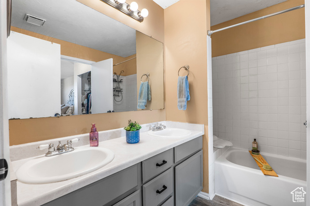 Photo 17 for MLS #2119058 at 3112 W Green Acre Dr