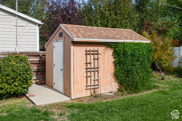Photo 22 for MLS #2119074 at 1395 E Greenfield Ave