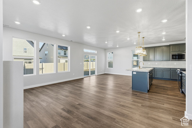 Photo 10 for MLS #2119075 at 1069 W Linden Ln #31