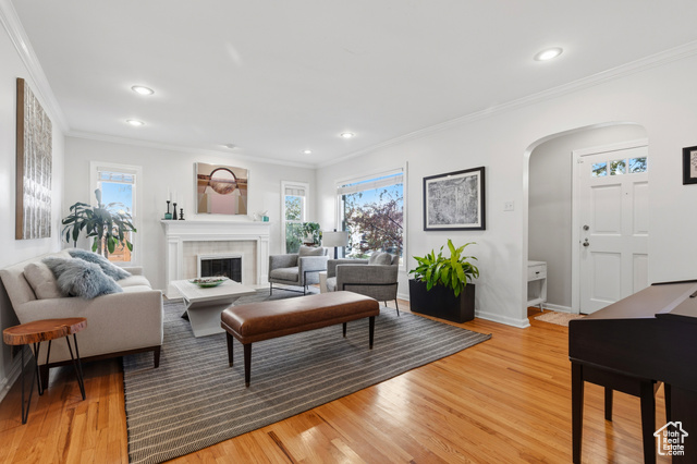 Photo 12 for MLS #2119100 at 2034 E Hubbard Ave