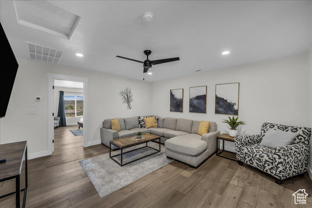 Photo 13 for MLS #2119108 at 542 N Ventura Ln