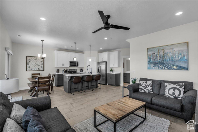 Photo 2 for MLS #2119108 at 542 N Ventura Ln