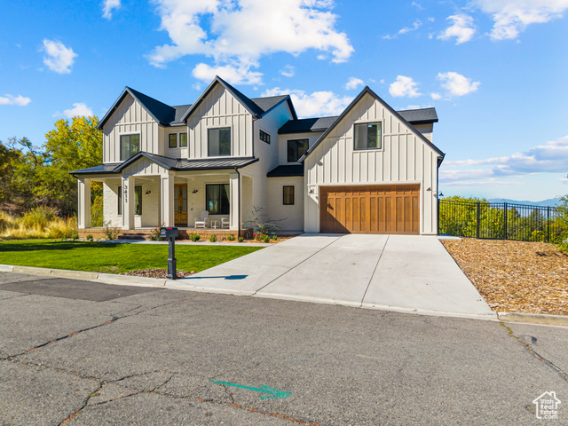 Photo 2 for MLS #2119111 at 3411 N Piute Dr