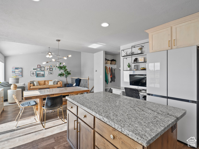 Photo 7 for MLS #2119116 at 825 W 1320 North