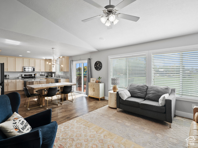 Photo 3 for MLS #2119116 at 825 W 1320 North