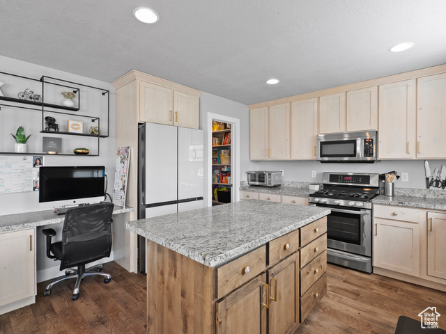 Photo 9 for MLS #2119116 at 825 W 1320 North
