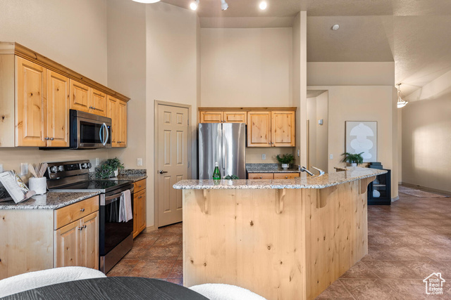 Photo 5 for MLS #2119125 at 1995 W 1900 North