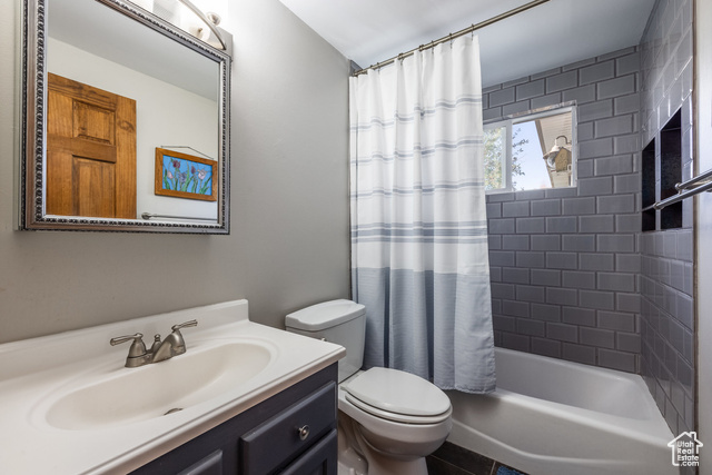 Photo 11 for MLS #2119133 at 385 N Hawthorne Dr