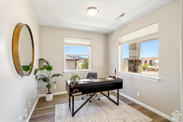 Photo 8 for MLS #2119152 at 402 S Cecita Way