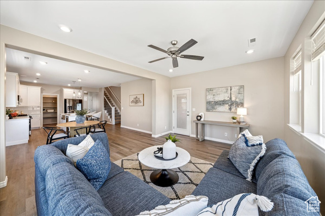 Photo 17 for MLS #2119152 at 402 S Cecita Way