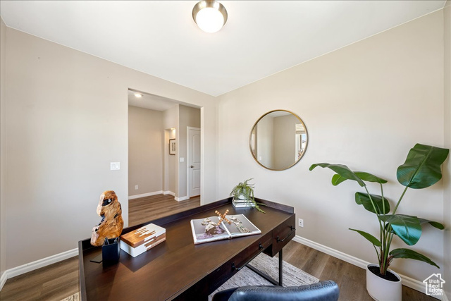 Photo 9 for MLS #2119152 at 402 S Cecita Way