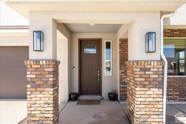 Photo 4 for MLS #2119152 at 402 S Cecita Way