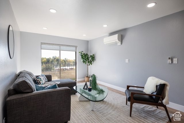Photo 4 for MLS #2119159 at 339 E 600 South #1412
