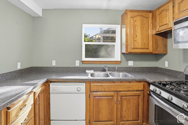 Photo 7 for MLS #2119164 at 423 E Crescent Dr