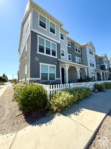 View photos for 1022 W Painted Horse Ln MLS #2119165 - 1022 W Painted Horse Ln