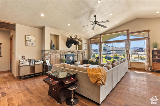 Photo 7 for MLS #2119171 at 823 W Summit Haven Cir