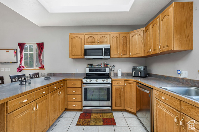 Photo 5 for MLS #2119176 at 590 S 600 West