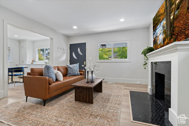Photo 3 for MLS #2119194 at 855 E Belmont Ave