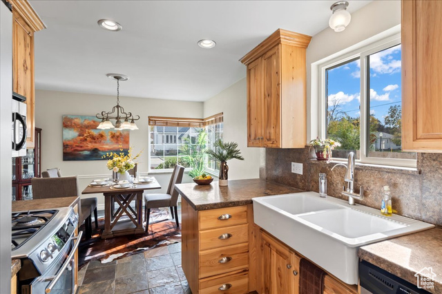 Photo 15 - 7598 S Jefferson St, Midvale UT 84047