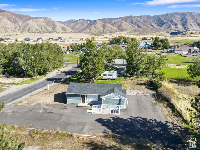 Photo 4 for MLS #2119205 at 1938 N Walker Rd