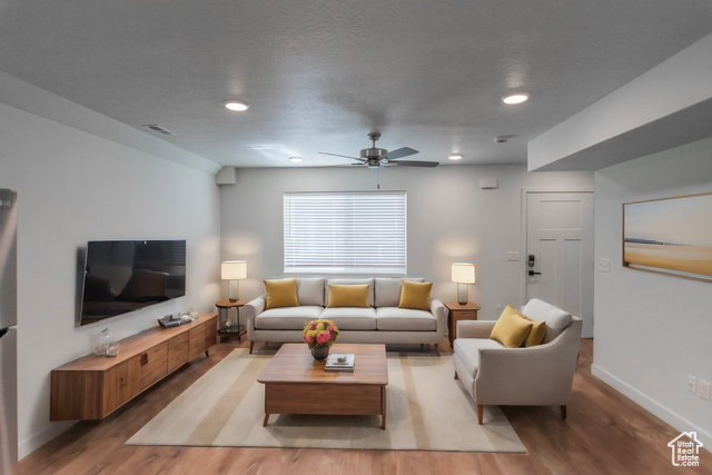 Photo 4 for MLS #2119206 at 978 E Ella Ln