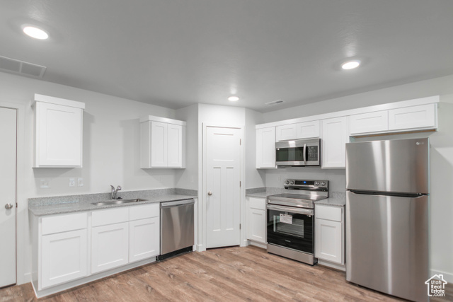 Photo 5 for MLS #2119206 at 978 E Ella Ln