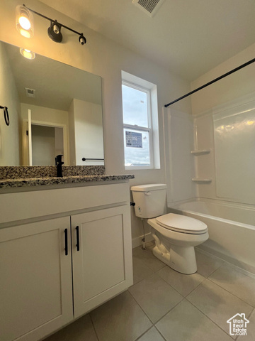 Photo 5 for MLS #2119208 at 2921 S 2425 West #1119