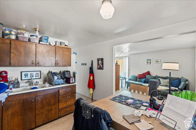 Photo 9 for MLS #2119231 at 815 E Whitemaple Way