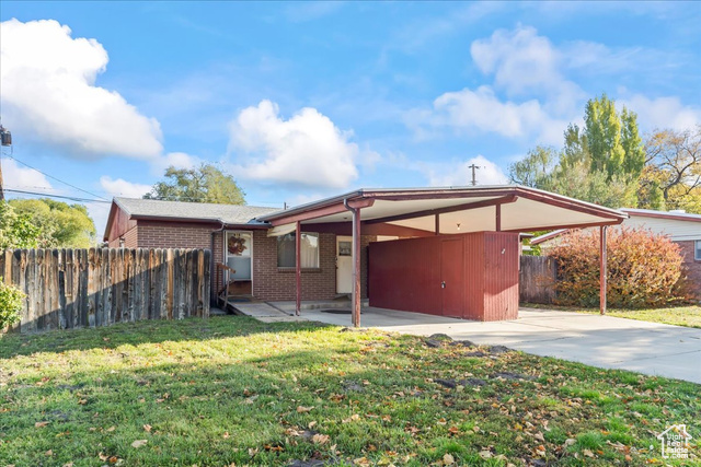Photo 2 for MLS #2119231 at 815 E Whitemaple Way