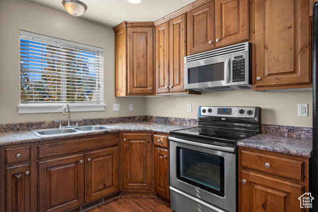 Photo 8 for MLS #2119239 at 927 N Independence Ave