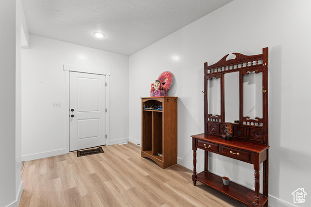 Photo 11 for MLS #2119248 at 1544 S Windsong Dr