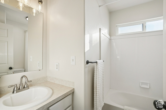 Photo 7 for MLS #2119257 at 213 W Arbor Dr