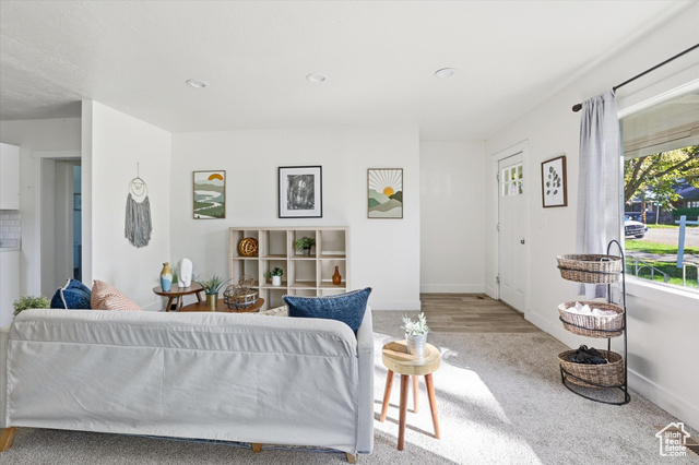 Photo 2 for MLS #2119273 at 840 E 22nd St
