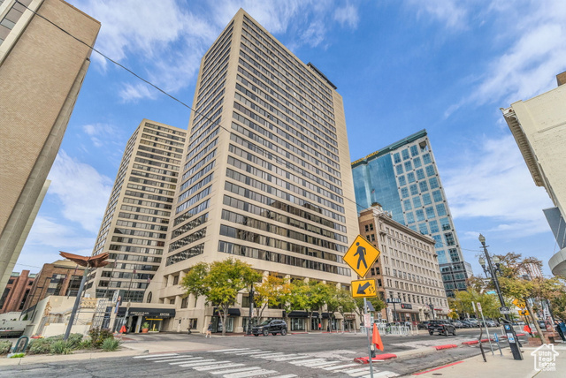 Photo 2 for MLS #2119278 at 44 W Broadway #307S