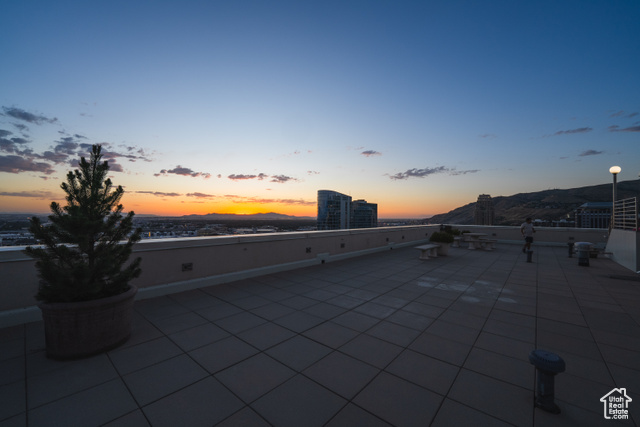 Photo 44 for MLS #2119278 at 44 W Broadway #307S
