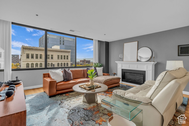 Photo 5 for MLS #2119278 at 44 W Broadway #307S