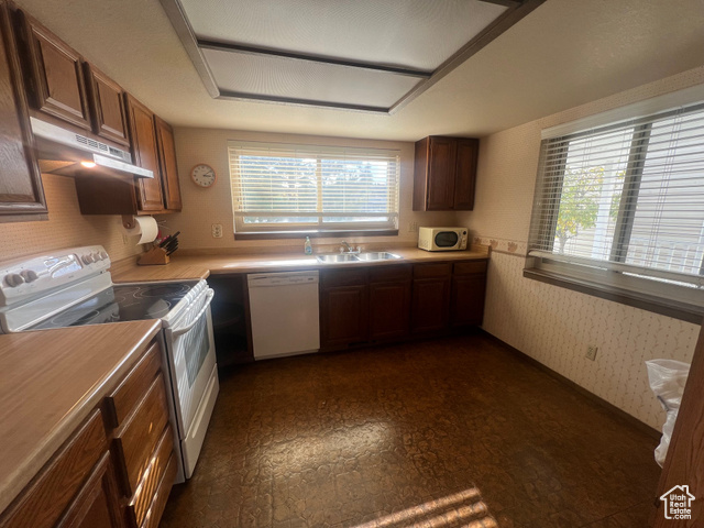 Photo 11 for MLS #2119285 at 819 Castle Gate Cir
