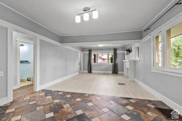 Photo 12 for MLS #2119288 at 1663 Kiesel Ave