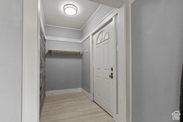 Photo 5 for MLS #2119288 at 1663 Kiesel Ave